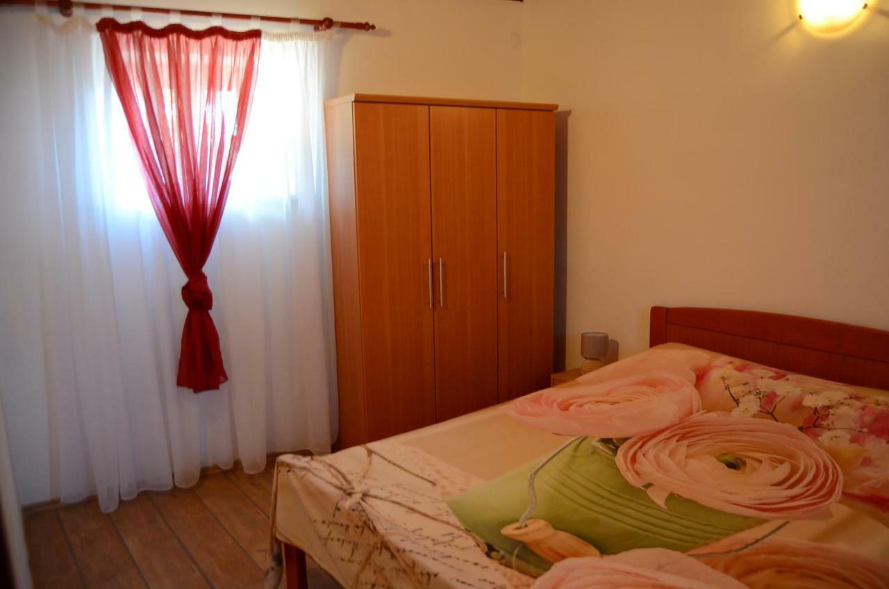Apartment Duerose Buje Exterior photo